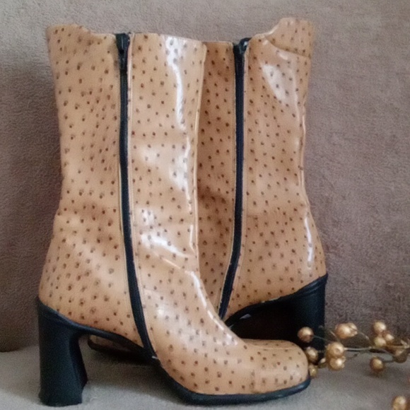 ⭐️ Host Pick ⭐️ Faux Leather Ostrich Print Heeled Boots - Picture 3 of 10